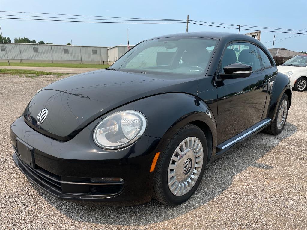 2012 Volkswagen Beetle - $10,400