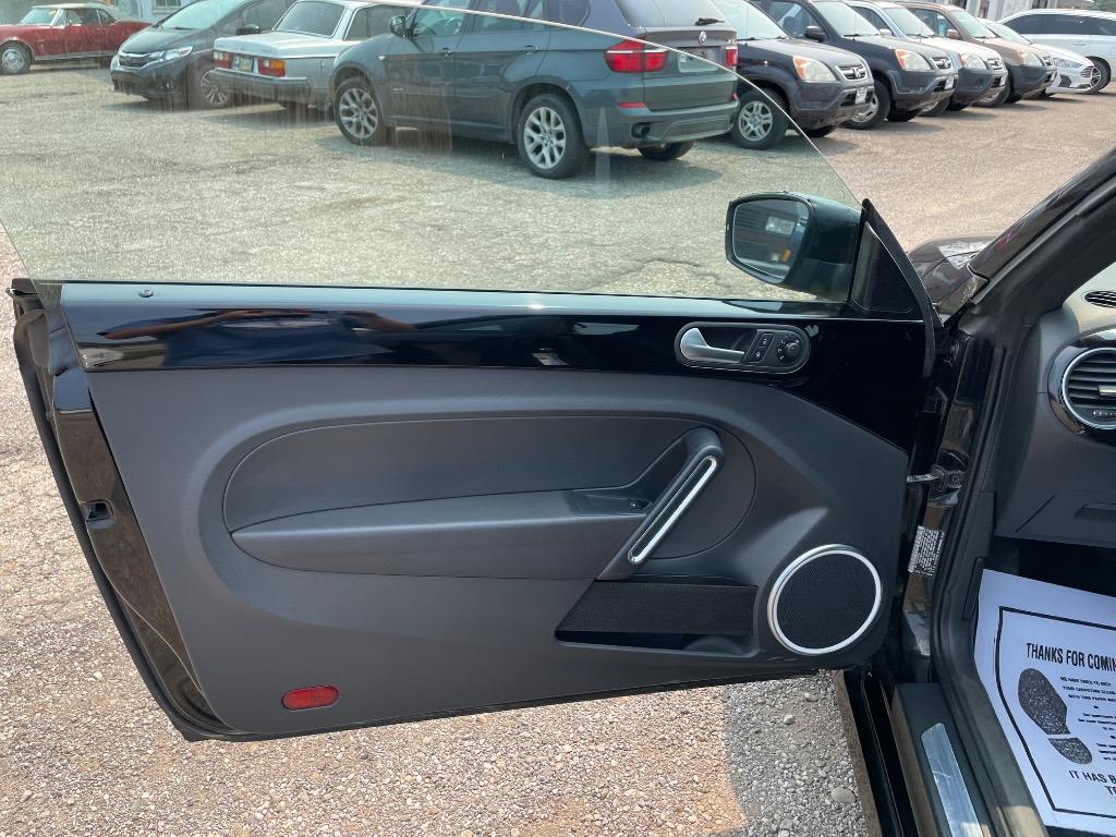 2012 Volkswagen Beetle - $10,400