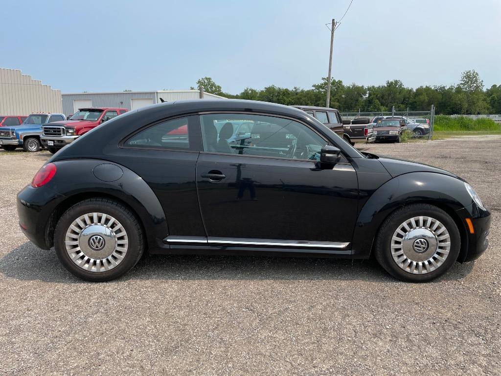 2012 Volkswagen Beetle - $10,400