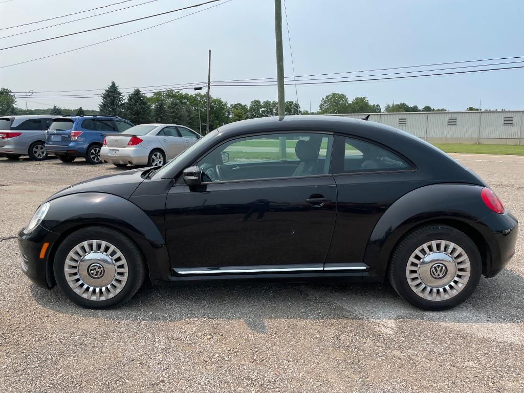 2012 Volkswagen Beetle - $10,400