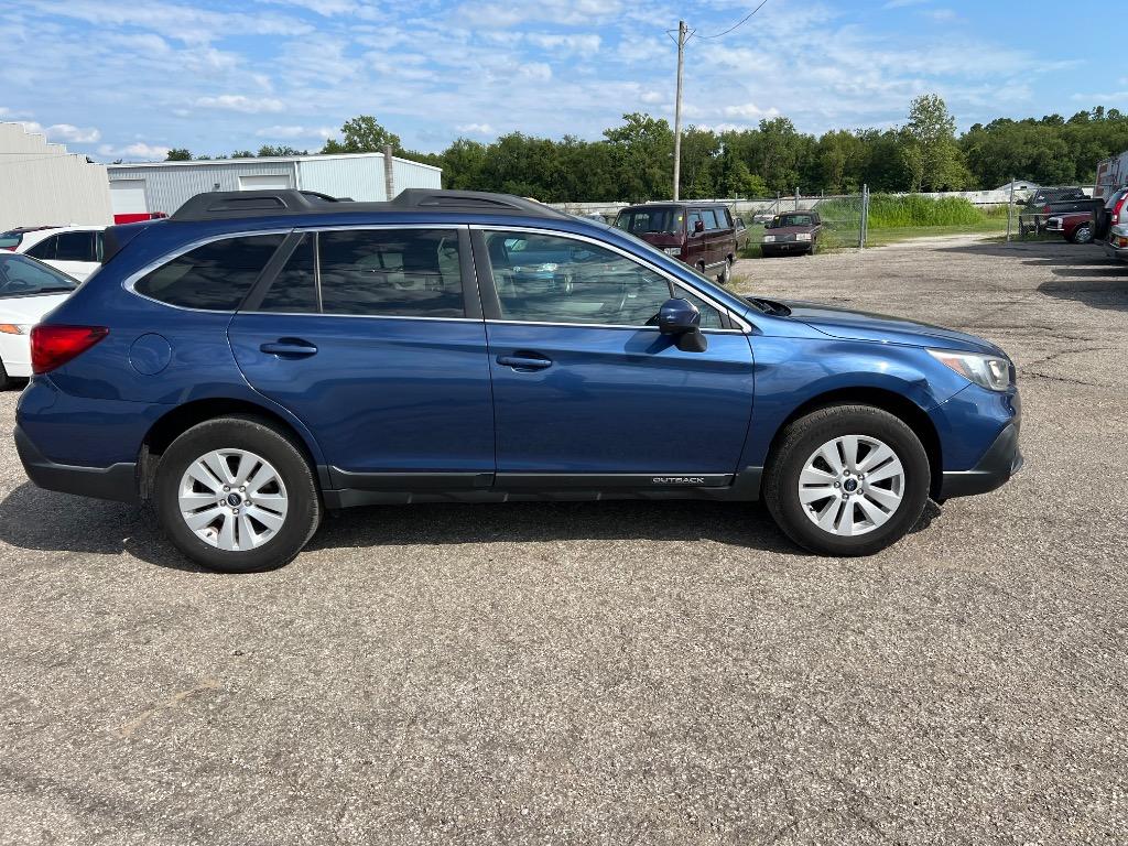 2019 Subaru Outback - $17,995