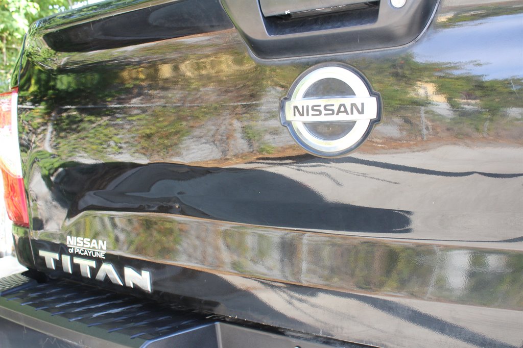 2017 Nissan Titan S photo