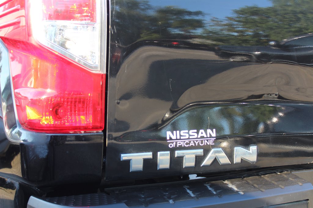 2017 Nissan Titan S photo