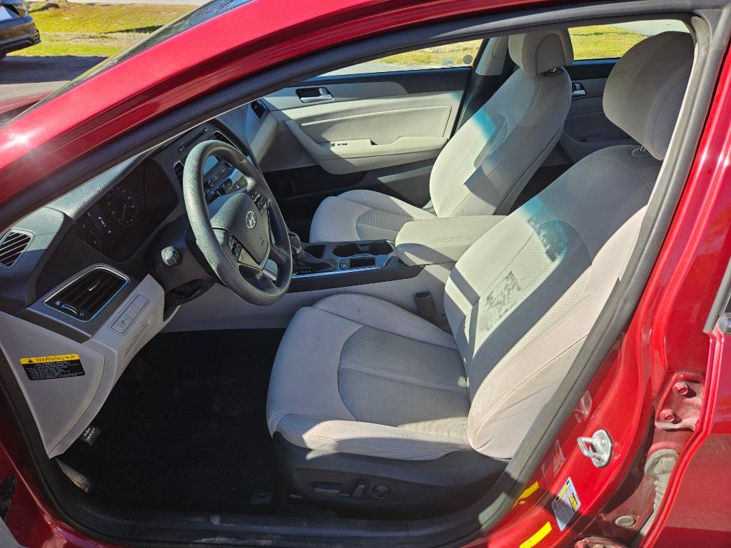 2015 Hyundai Sonata - $10,500