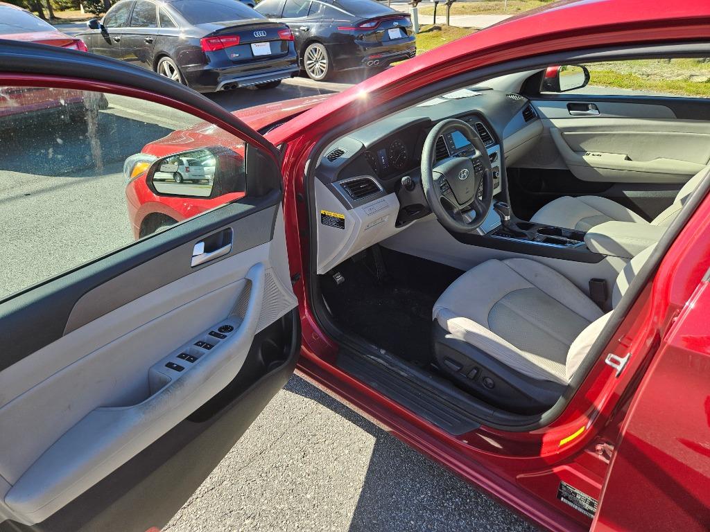 2015 Hyundai Sonata - $10,500