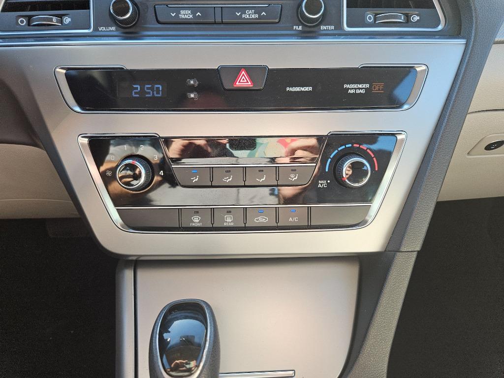 2015 Hyundai Sonata - $10,500