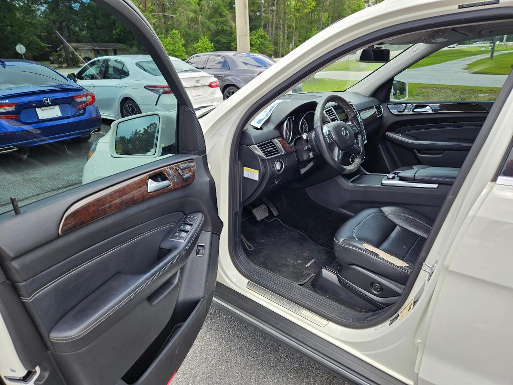 2012 Mercedes-Benz Ml-class - $11,000