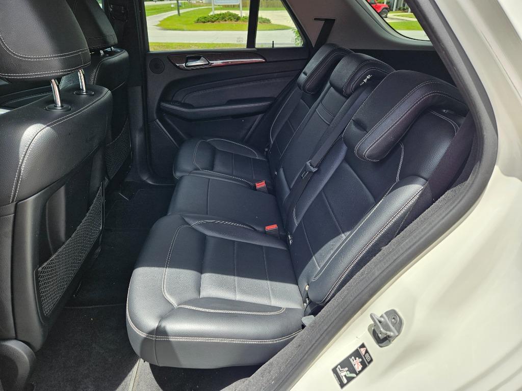 2012 Mercedes-Benz Ml-class - $11,000