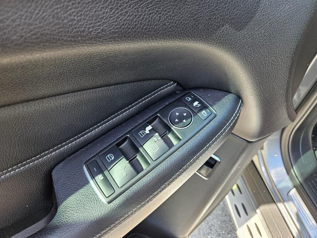 2018 Mercedes-Benz E-Class - $17,500
