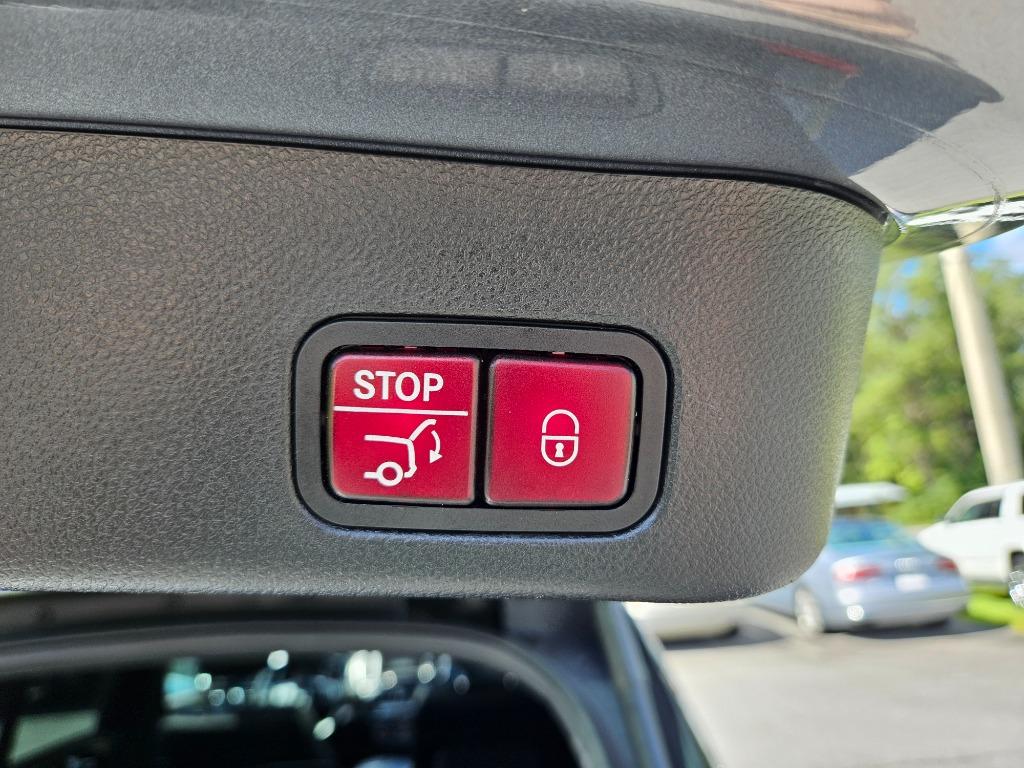 2018 Mercedes-Benz E-Class - $17,500
