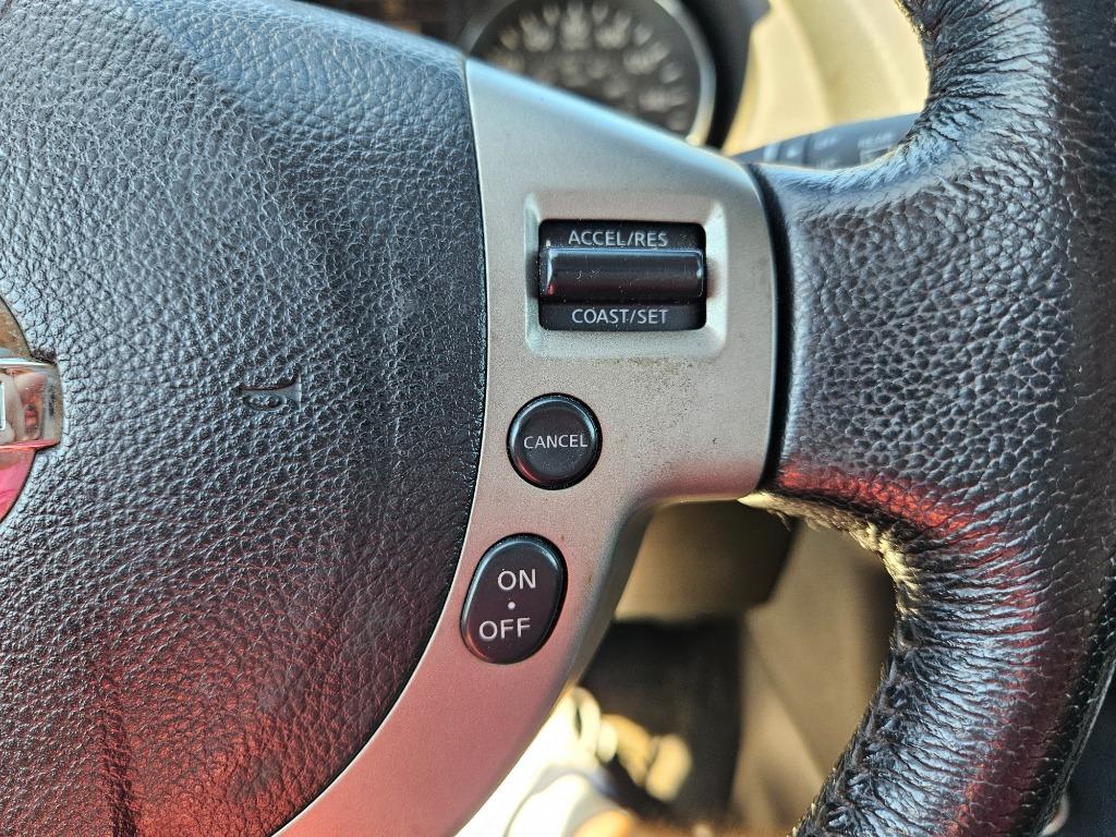 2013 Nissan Rogue - $8,000