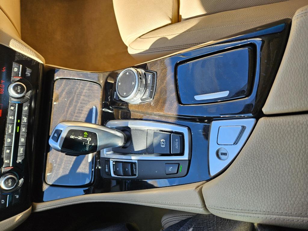 2015 BMW 5-Series 535i photo