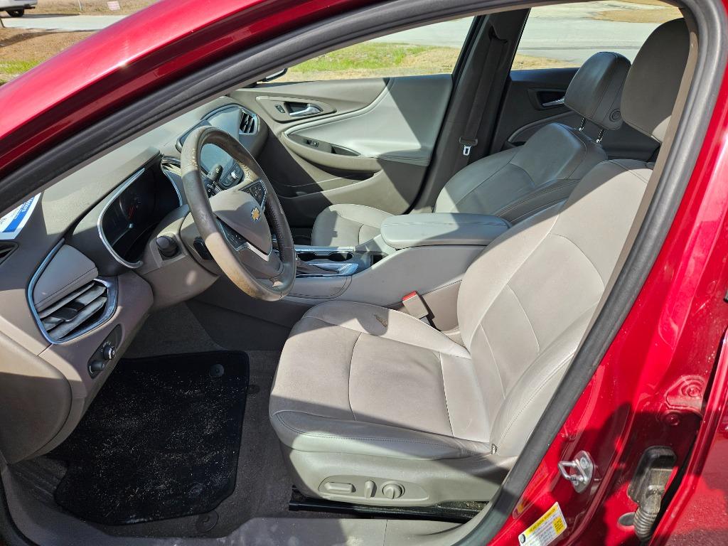 2017 Chevrolet Malibu - $14,000