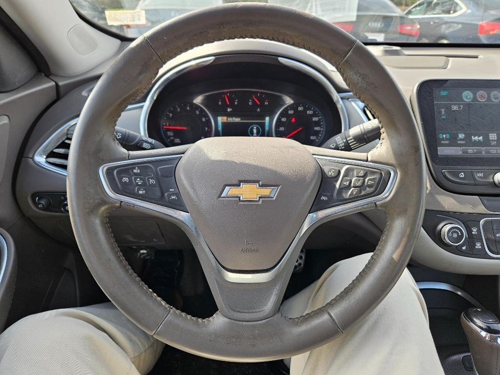 2017 Chevrolet Malibu - $14,000