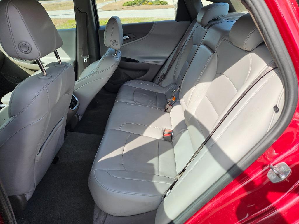 2017 Chevrolet Malibu - $14,000