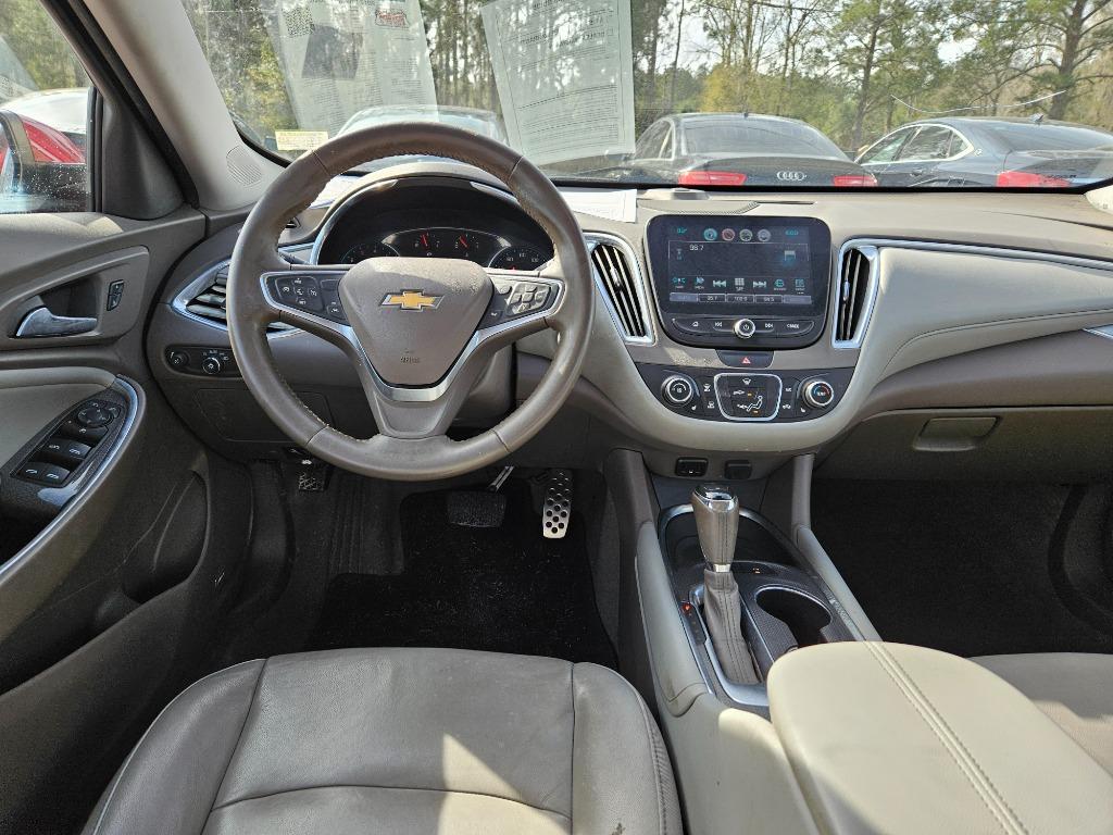 2017 Chevrolet Malibu - $14,000