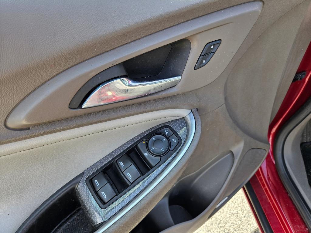 2017 Chevrolet Malibu - $14,000