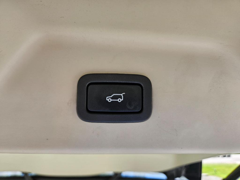 2014 Land Rover Range Rover - $16,000