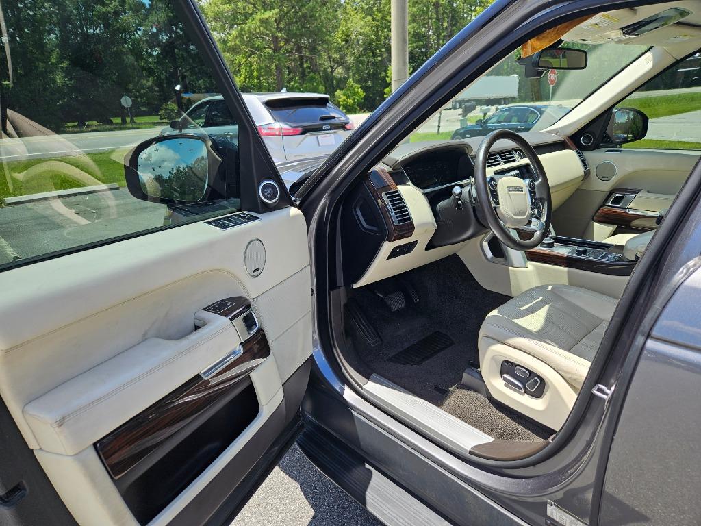 2014 Land Rover Range Rover - $16,000