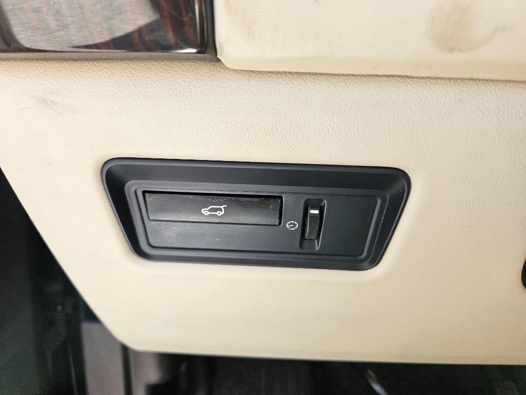 2014 Land Rover Range Rover - $16,000