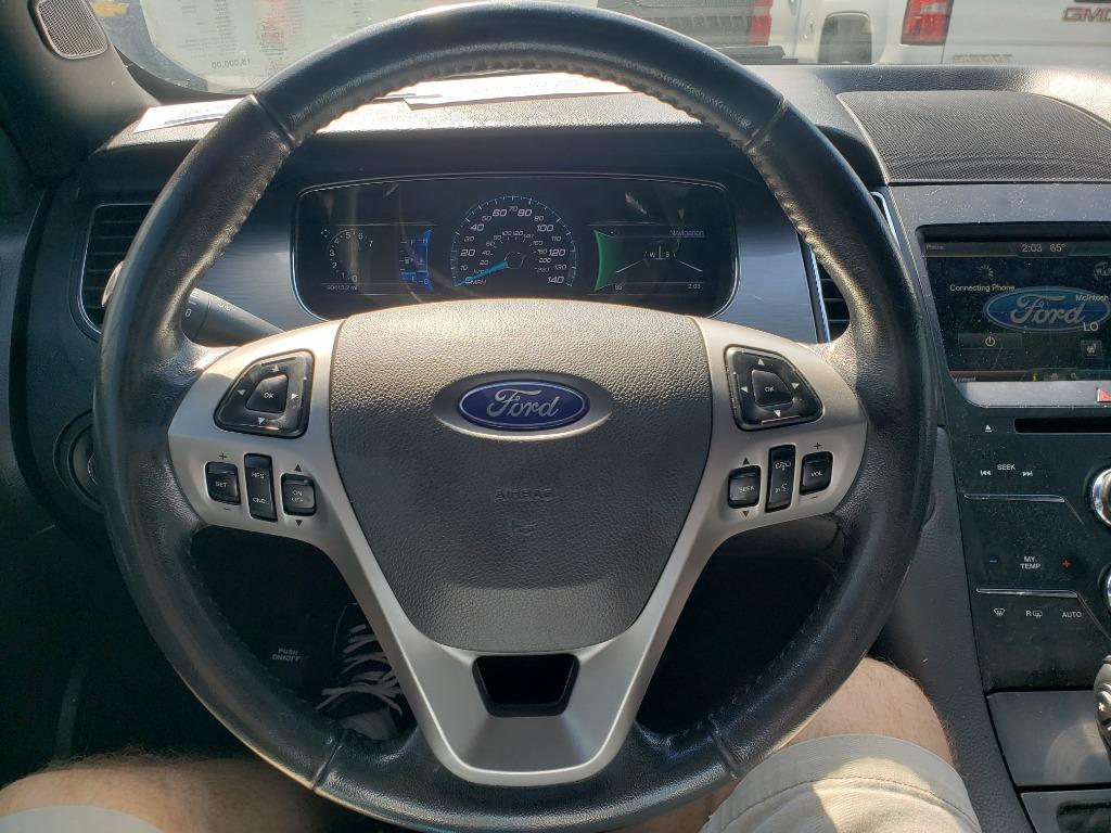 2015 Ford Taurus SEL photo