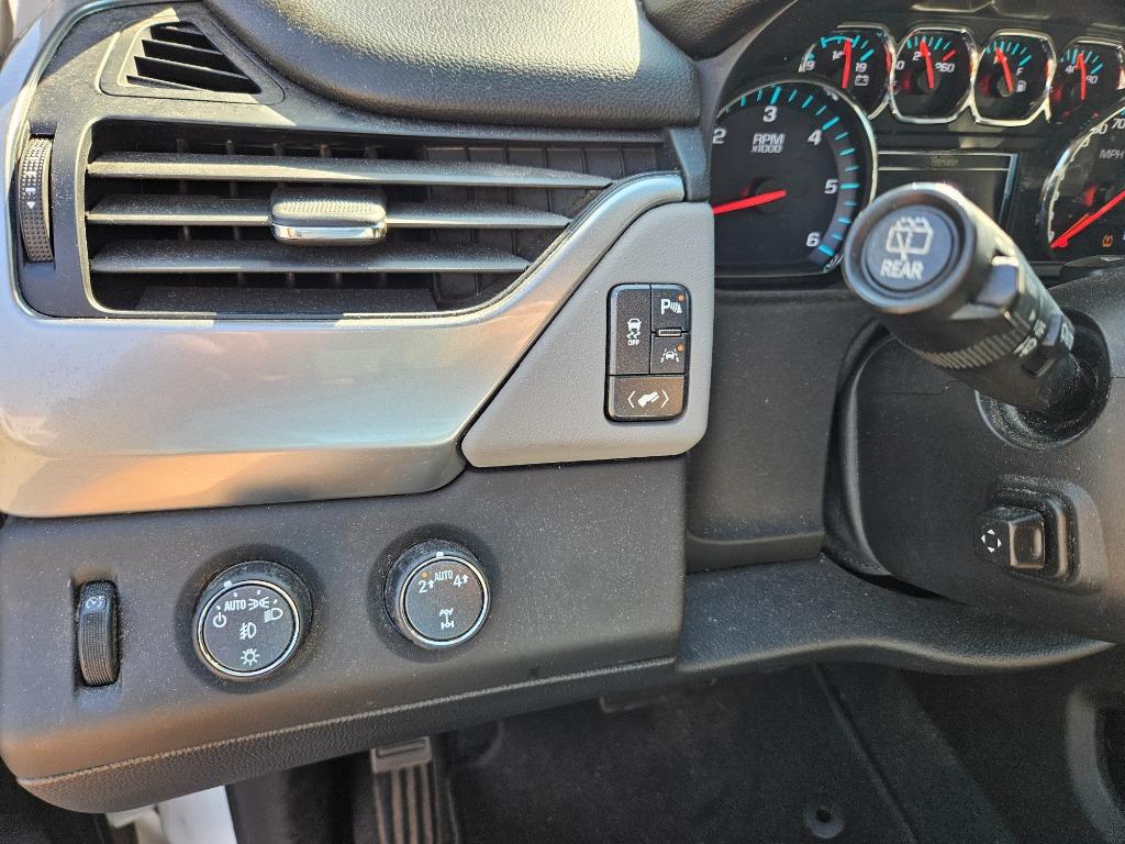 2020 Chevrolet Suburban 1500 LT photo