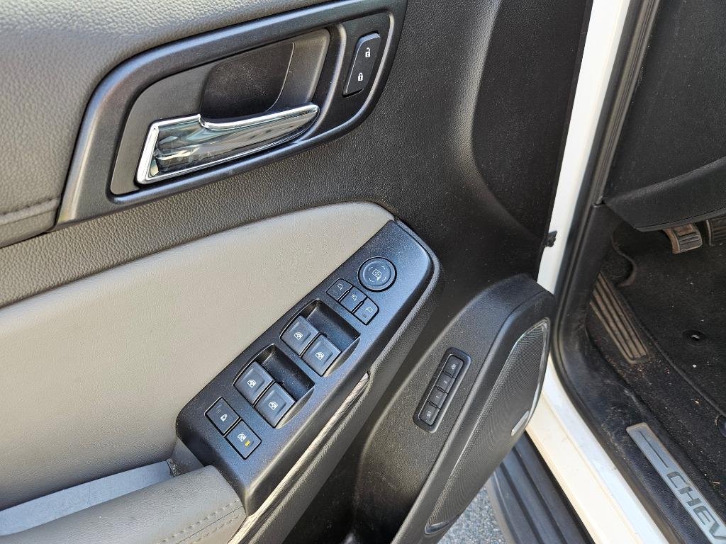 2020 Chevrolet Suburban 1500 LT photo