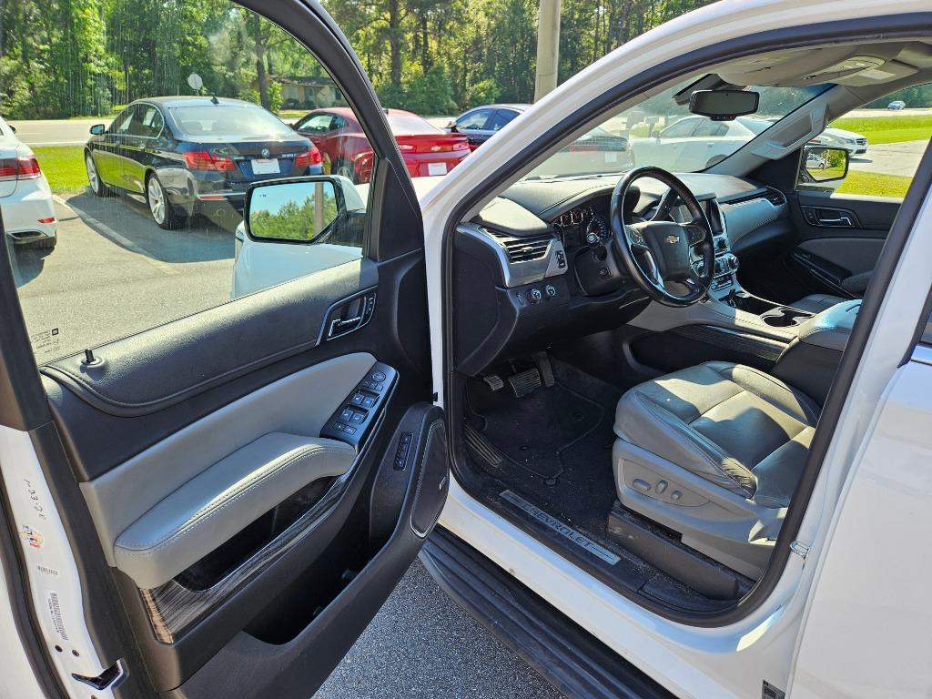 2020 Chevrolet Suburban 1500 LT photo