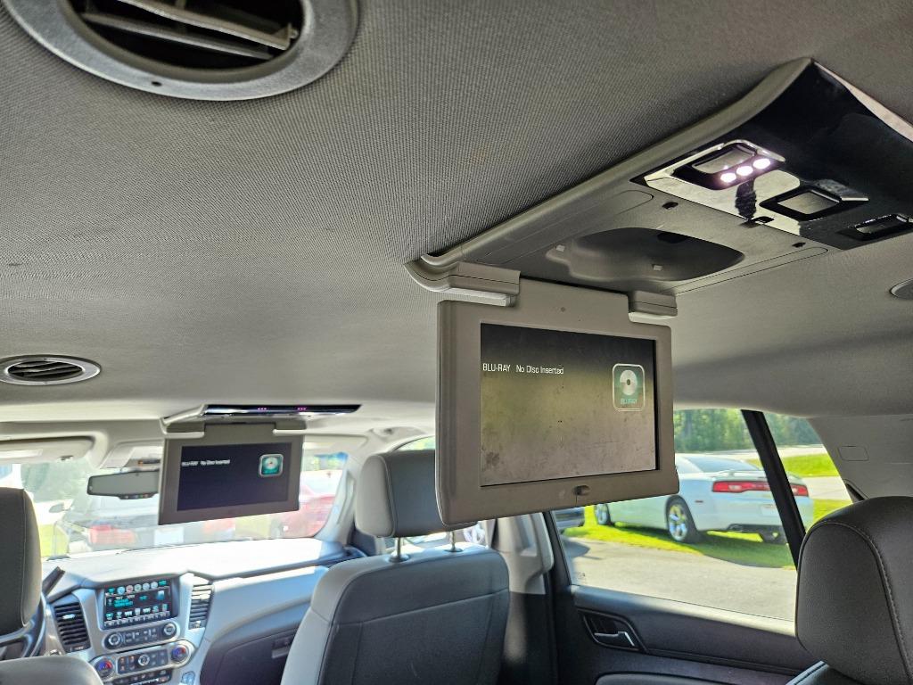 2020 Chevrolet Suburban 1500 LT photo