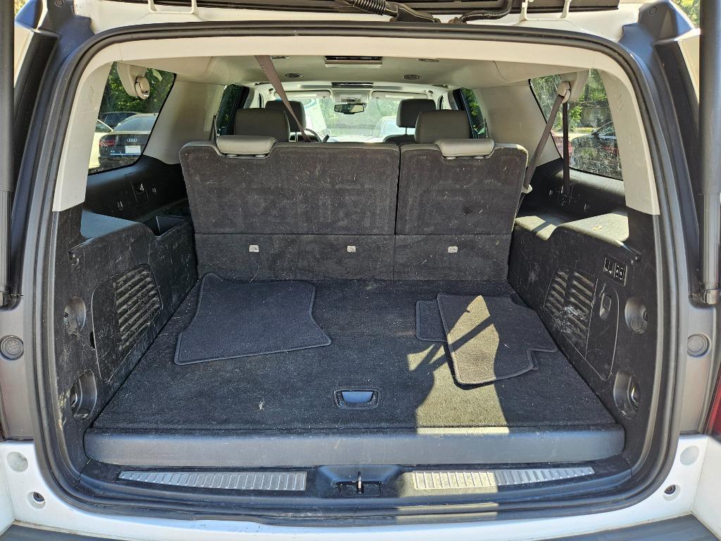 2020 Chevrolet Suburban 1500 LT photo