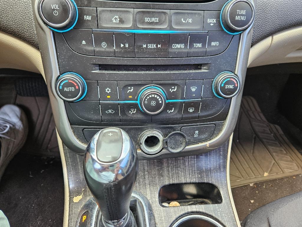 2015 Chevrolet Malibu - $7,000