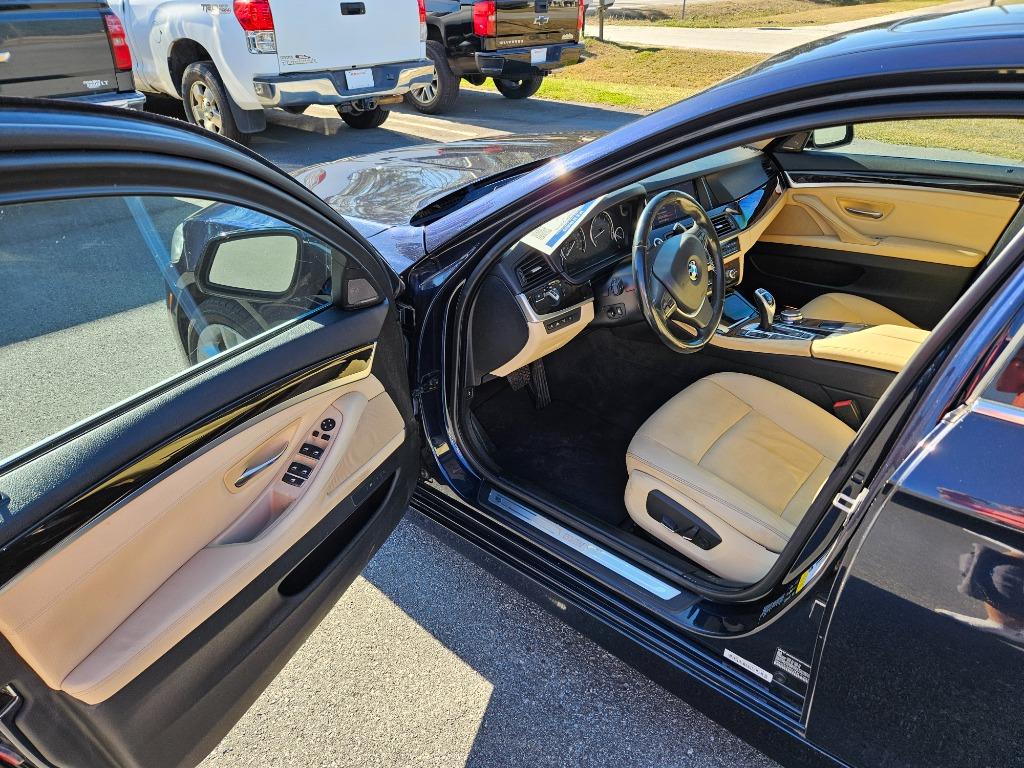 2016 BMW 5-Series 535xi photo