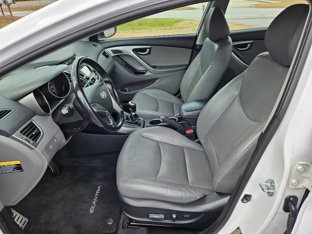 2015 Hyundai Elantra - $9,500