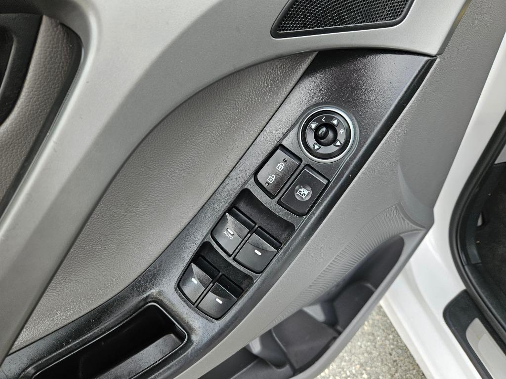 2015 Hyundai Elantra - $9,500