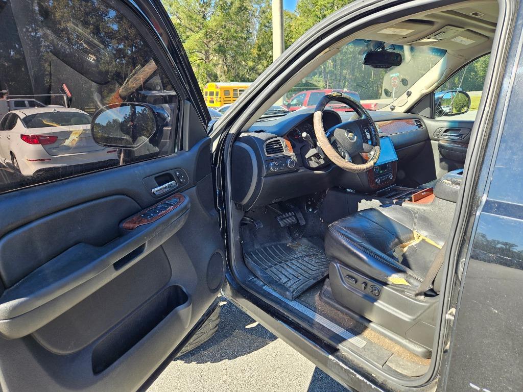2007 Chevrolet Avalanche - $4,000