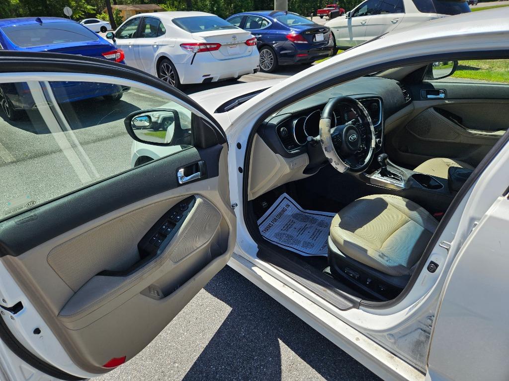 2014 Kia Optima - $9,000