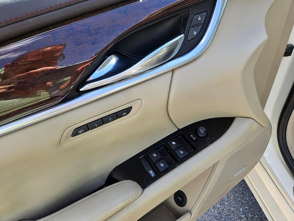 2014 Cadillac XTS - $13,500
