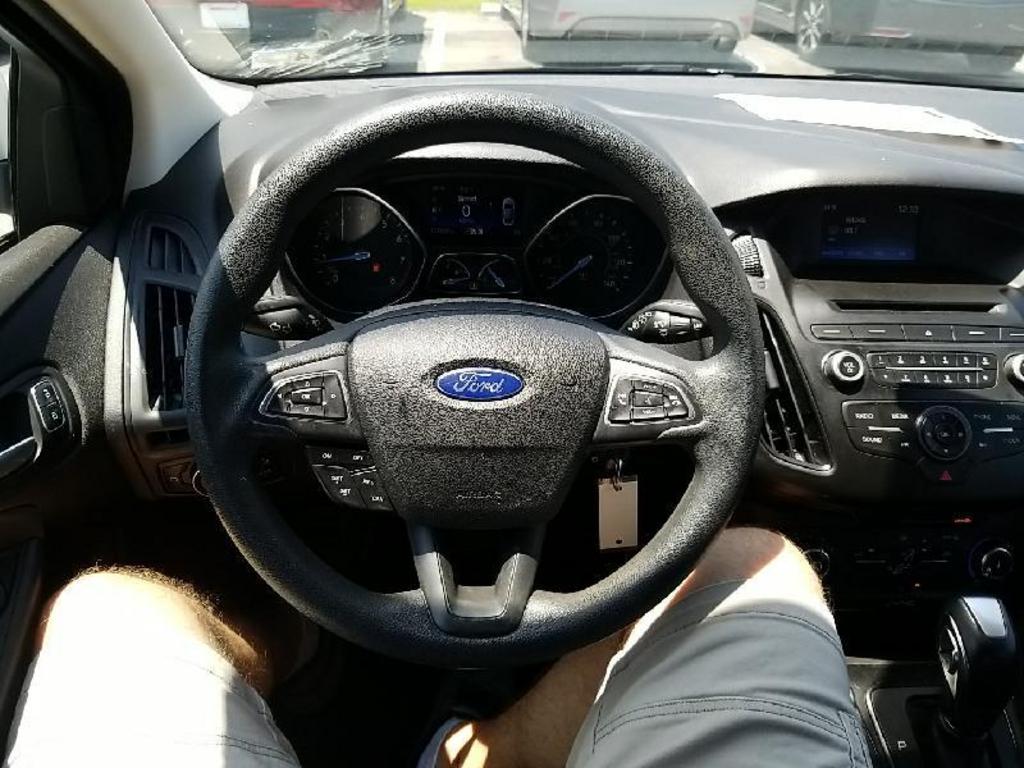 2016 Ford Focus SE photo
