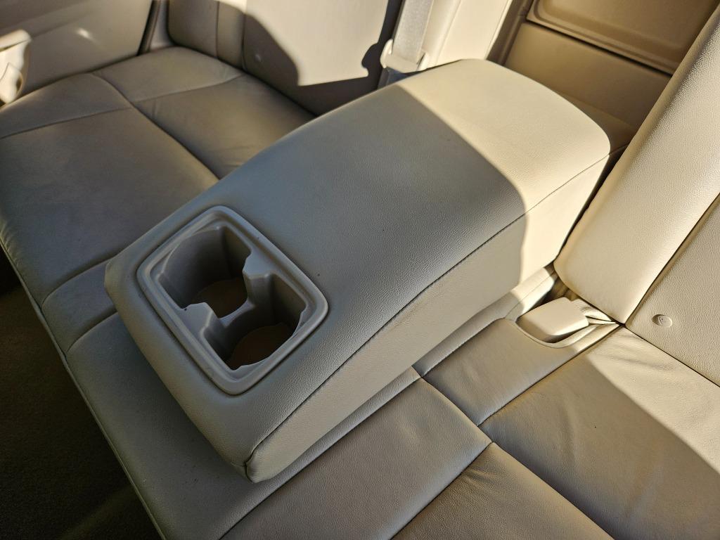2011 Toyota Avalon - $11,000