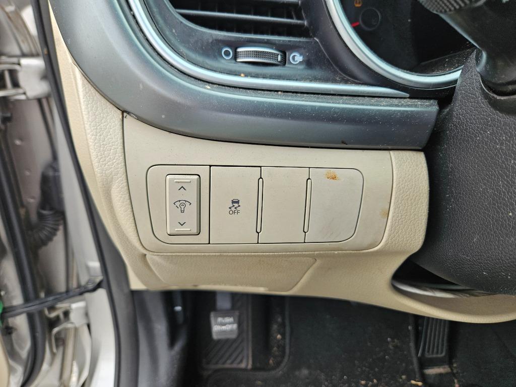 2015 Kia Optima - $9,000