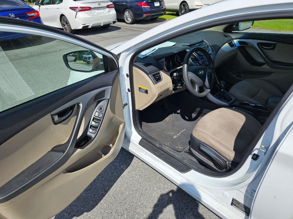 2015 Hyundai Elantra - $7,500