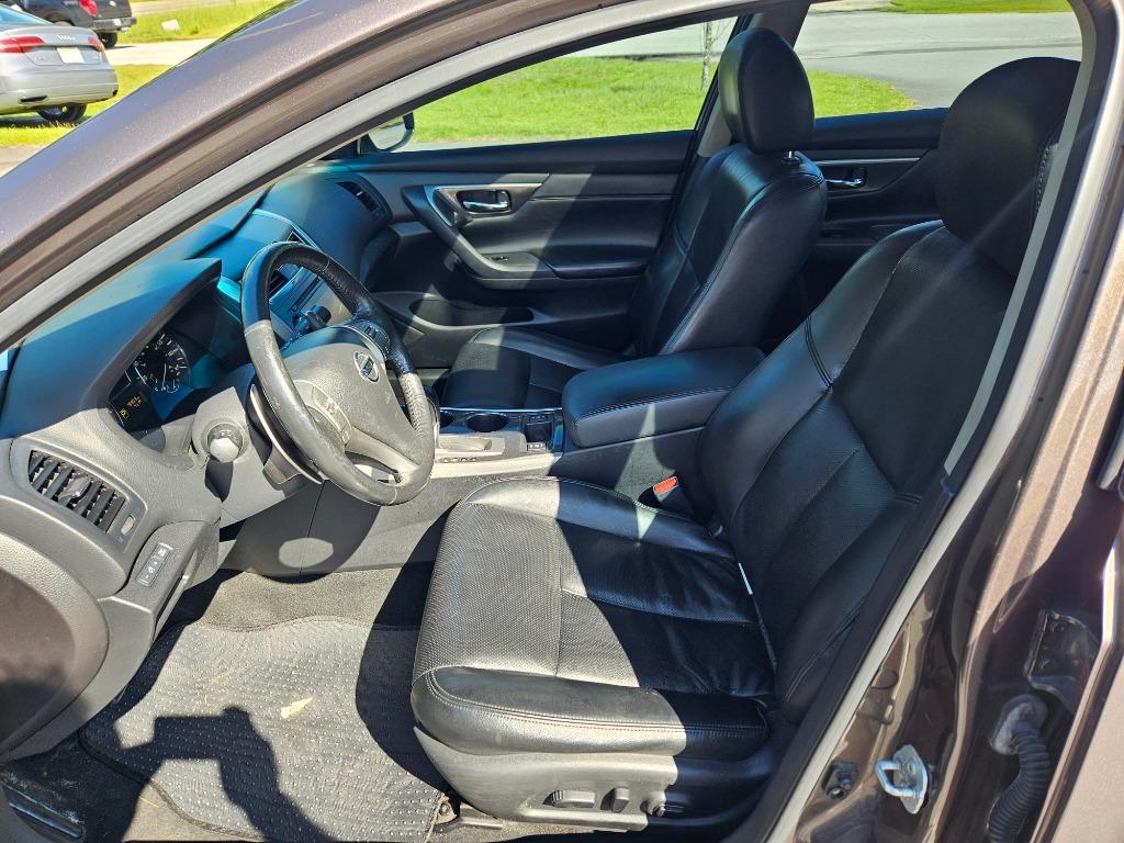 2015 Nissan Altima - $12,500