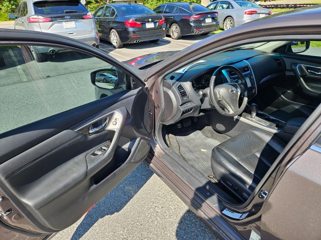 2015 Nissan Altima - $12,500