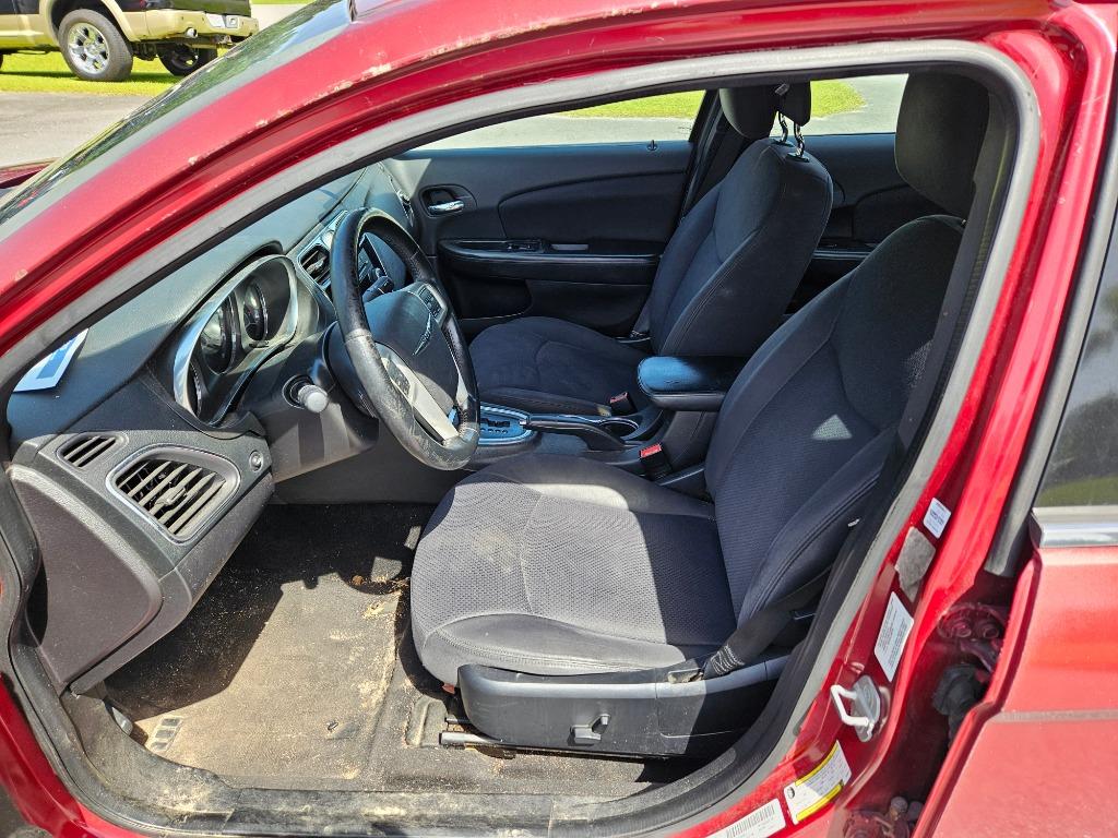2013 Chrysler 200 Touring photo