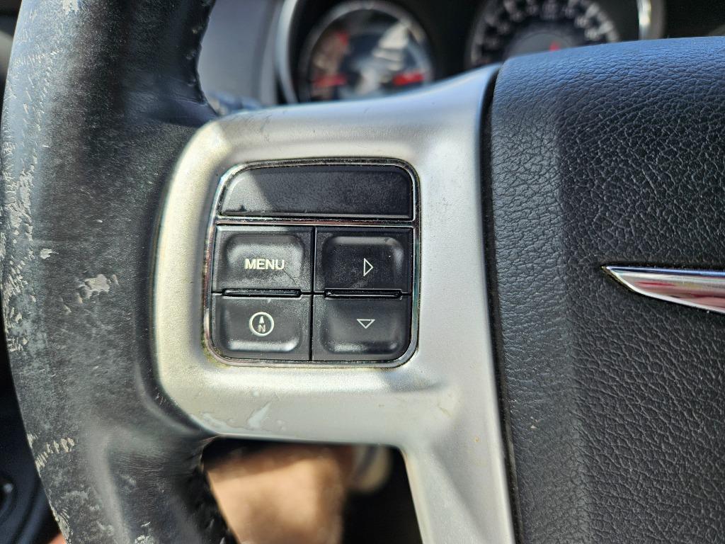 2013 Chrysler 200 Touring photo