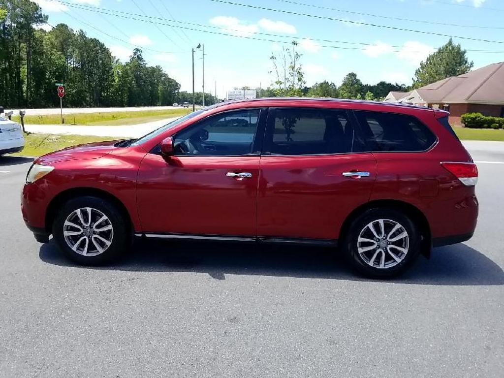 2014 Nissan Pathfinder S photo