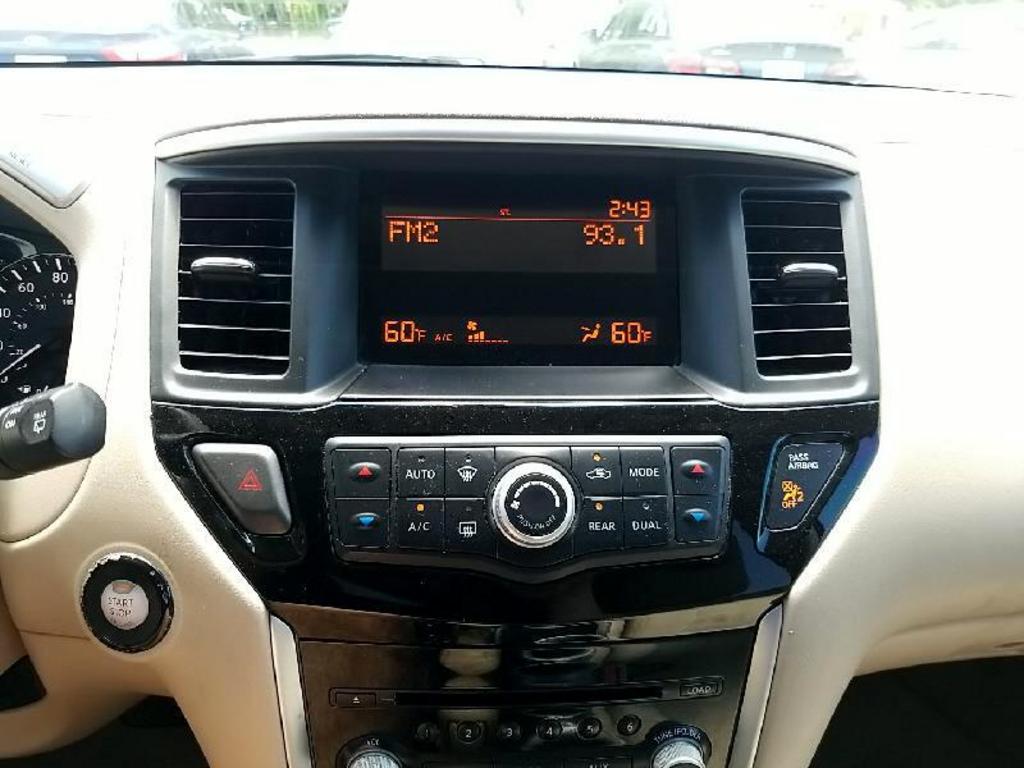 2014 Nissan Pathfinder S photo