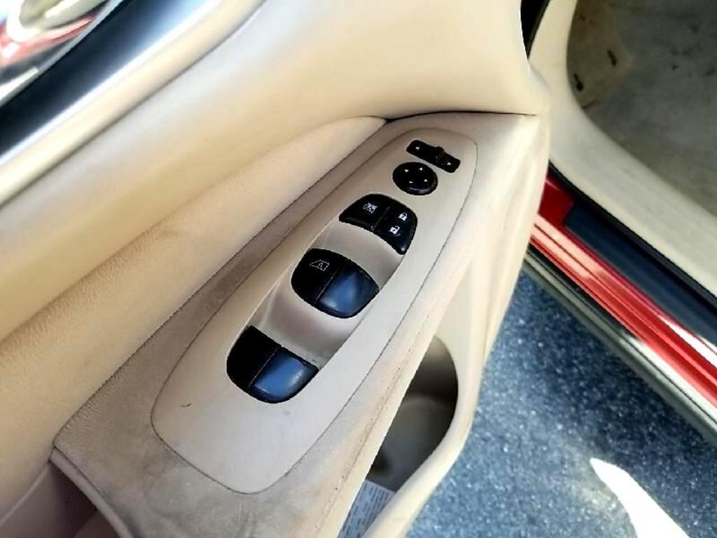 2014 Nissan Pathfinder S photo