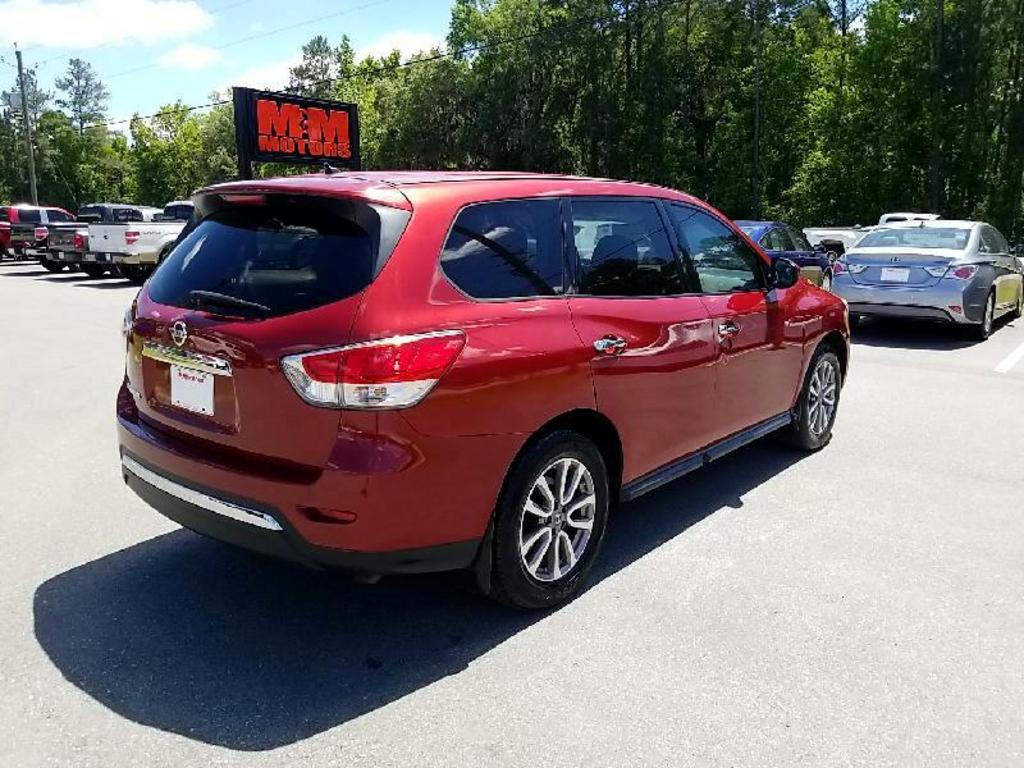 2014 Nissan Pathfinder S photo