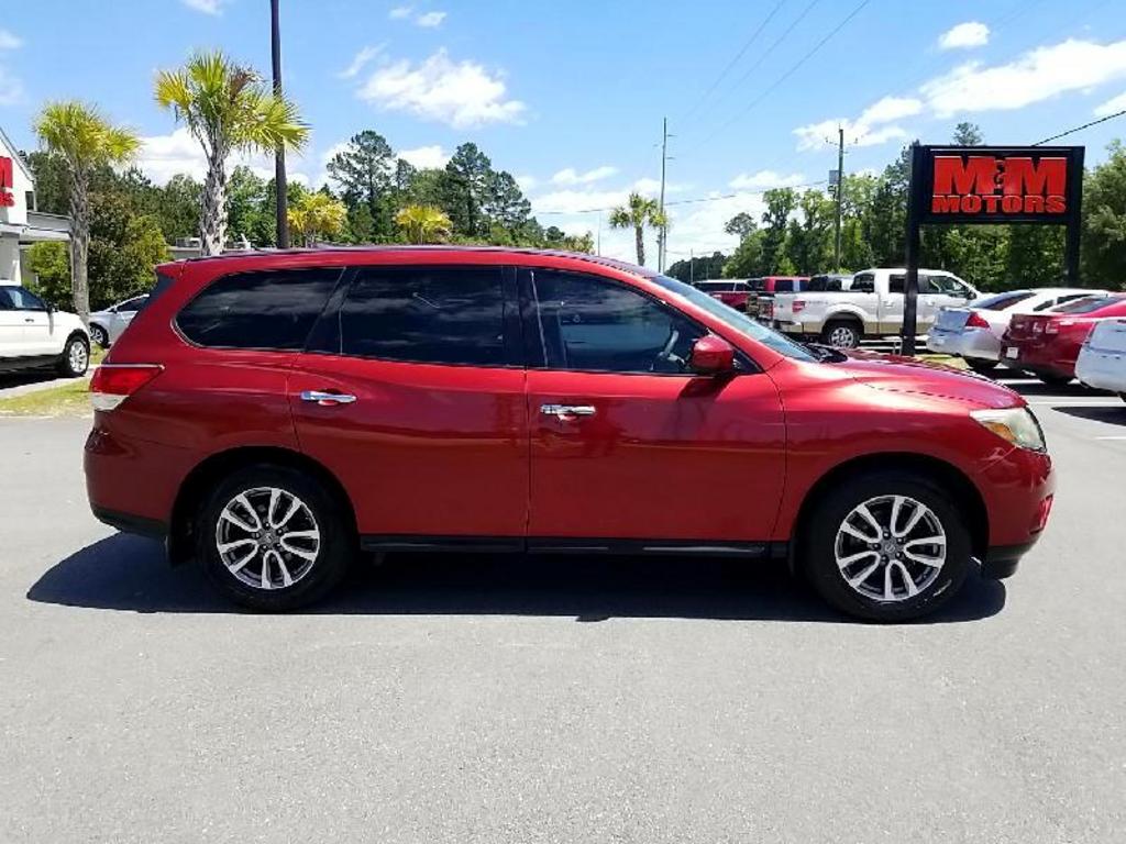 2014 Nissan Pathfinder S photo